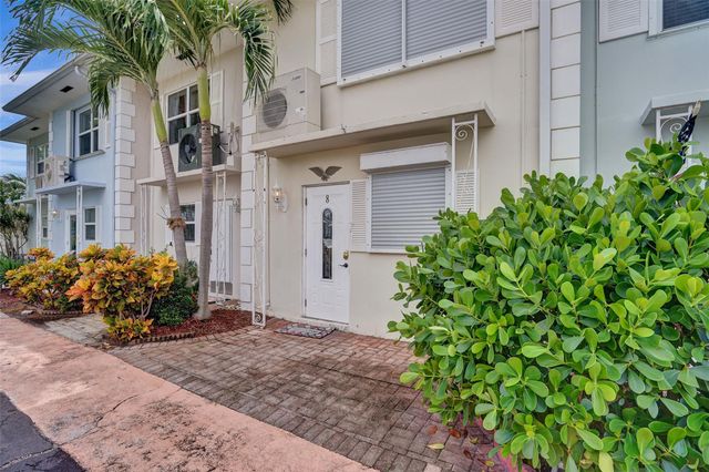 2500 NE 36th St 8, Lighthouse Point, FL 33064