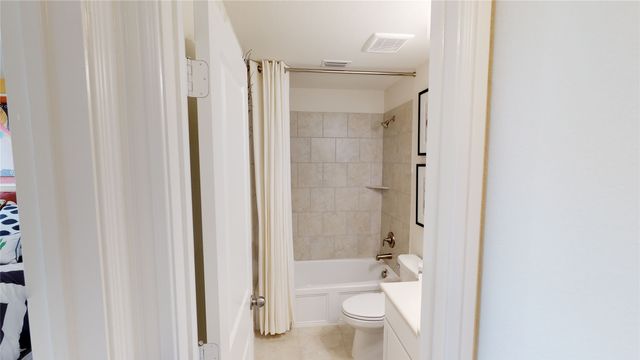 208 Macadamia Drive, Azle, TX 75114