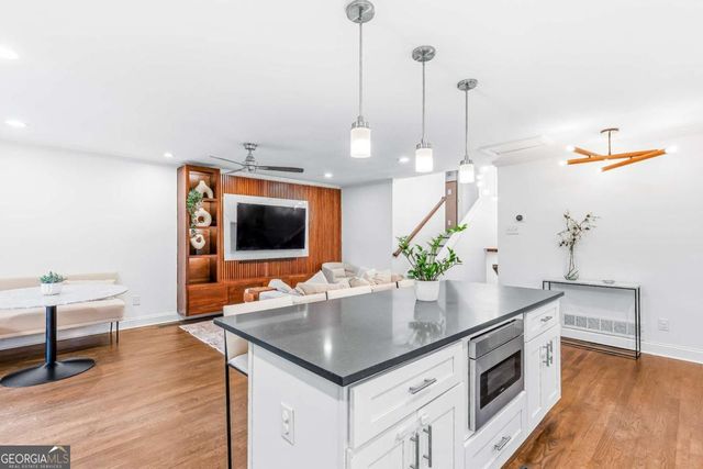 2002 Kenwood Place SE, Smyrna, GA 30082