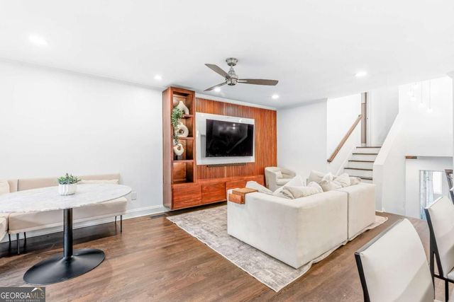 2002 Kenwood Place SE, Smyrna, GA 30082