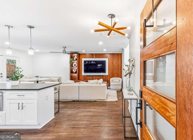 2002 Kenwood Place SE, Smyrna, GA 30082