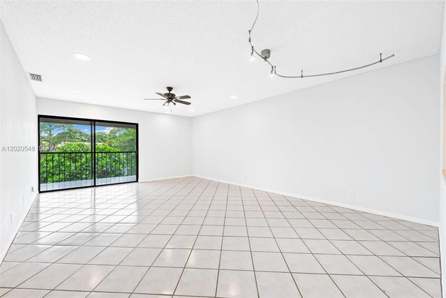 918 SW 9th Street Cir 204, Boca Raton, FL 33486
