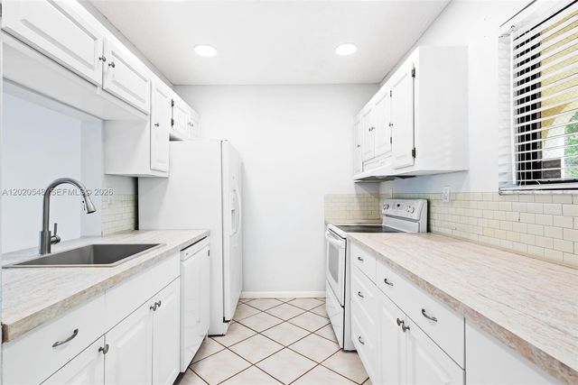 918 SW 9th Street Cir 204, Boca Raton, FL 33486