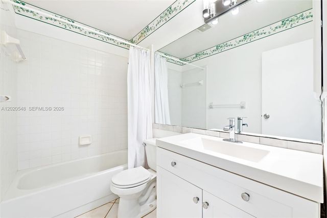 918 SW 9th Street Cir 204, Boca Raton, FL 33486