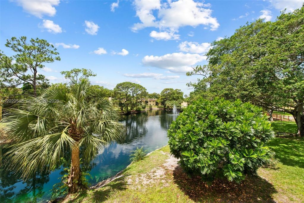918 SW 9th Street Cir 204, Boca Raton, FL 33486