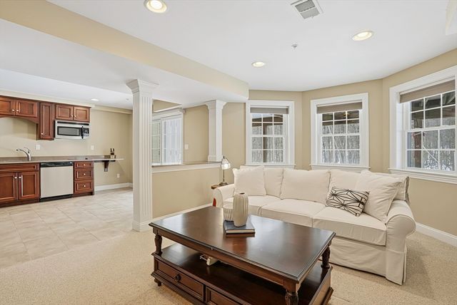 2 Trevor Lane 2, Hopkinton, MA 01748