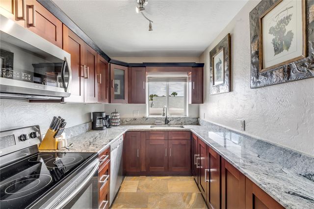 472 N CAUSEWAY, New Smyrna Beach, FL 32169