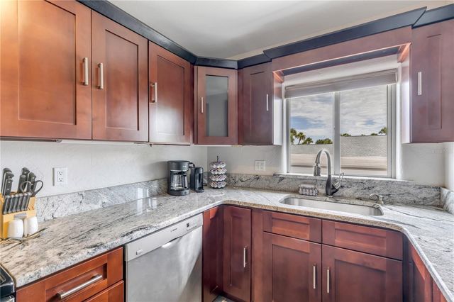 472 N CAUSEWAY, New Smyrna Beach, FL 32169