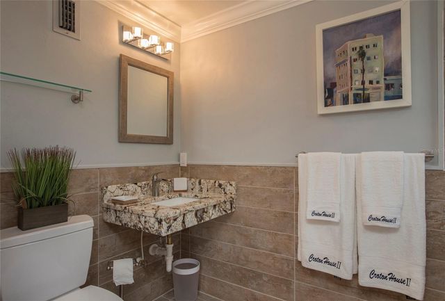 472 N CAUSEWAY, New Smyrna Beach, FL 32169