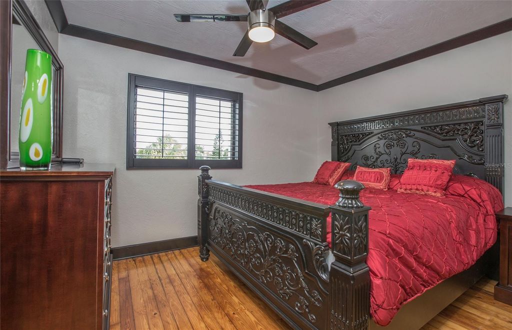 Image 25 of property listing at 472 N CAUSEWAY, New Smyrna Beach, FL 32169