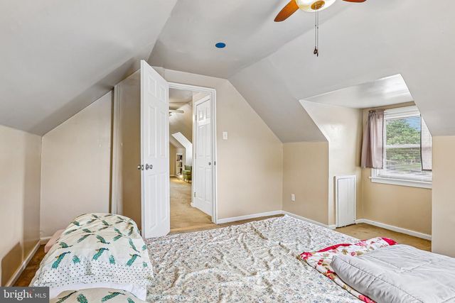2810 E COUNTY LINE RD, Hatboro, PA 19040
