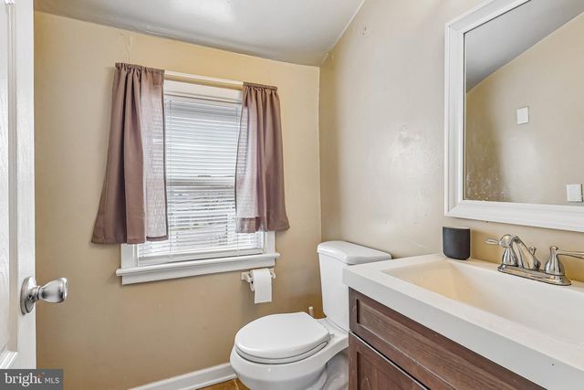 2810 E COUNTY LINE RD, Hatboro, PA 19040