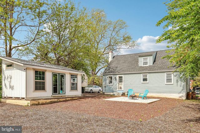 2810 E COUNTY LINE RD, Hatboro, PA 19040