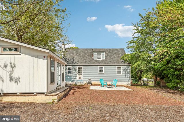 2810 E COUNTY LINE RD, Hatboro, PA 19040
