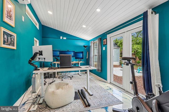 2810 E COUNTY LINE RD, Hatboro, PA 19040
