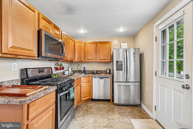2810 E COUNTY LINE RD, Hatboro, PA 19040