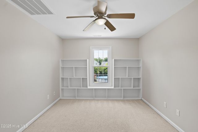 106 Woods Run Circle, Richlands, NC 28574