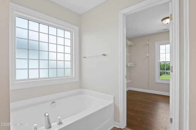 106 Woods Run Circle, Richlands, NC 28574