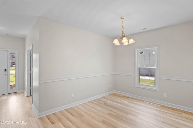 106 Woods Run Circle, Richlands, NC 28574