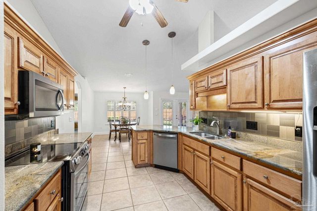 1648 Woodlawn Way, Gulf Breeze, FL 32563