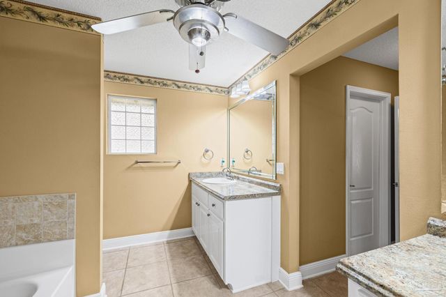 1648 Woodlawn Way, Gulf Breeze, FL 32563