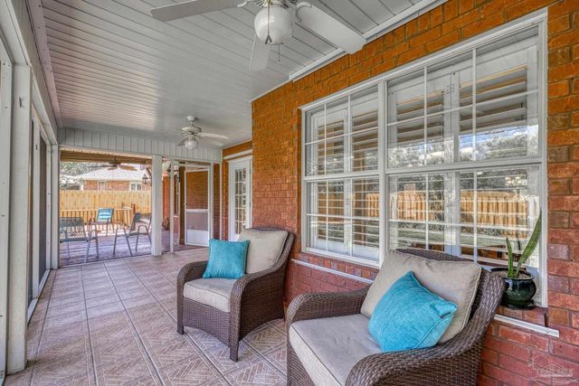 1648 Woodlawn Way, Gulf Breeze, FL 32563