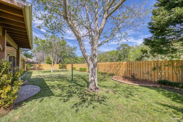 1648 Woodlawn Way, Gulf Breeze, FL 32563