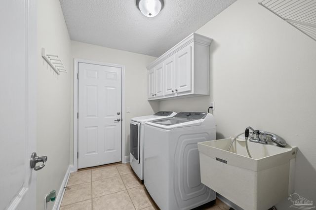 1648 Woodlawn Way, Gulf Breeze, FL 32563