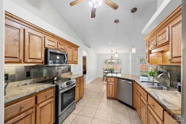1648 Woodlawn Way, Gulf Breeze, FL 32563
