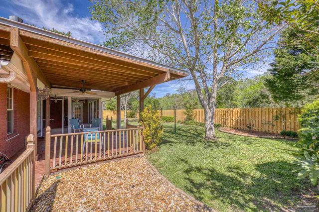1648 Woodlawn Way, Gulf Breeze, FL 32563