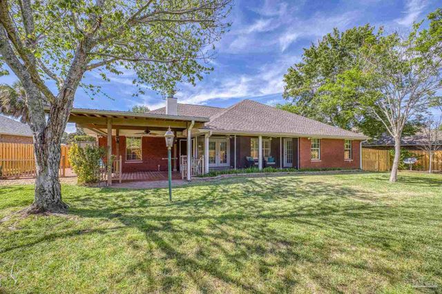 1648 Woodlawn Way, Gulf Breeze, FL 32563