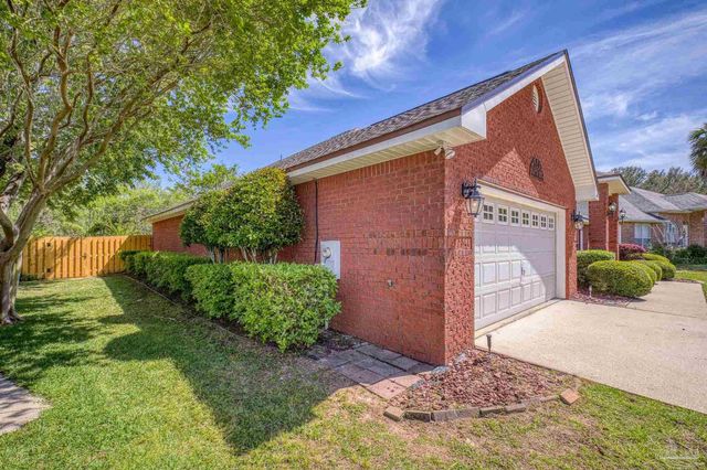 1648 Woodlawn Way, Gulf Breeze, FL 32563
