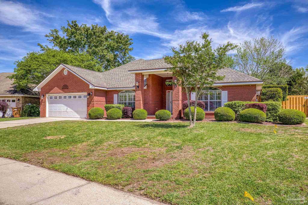 1648 Woodlawn Way, Gulf Breeze, FL 32563