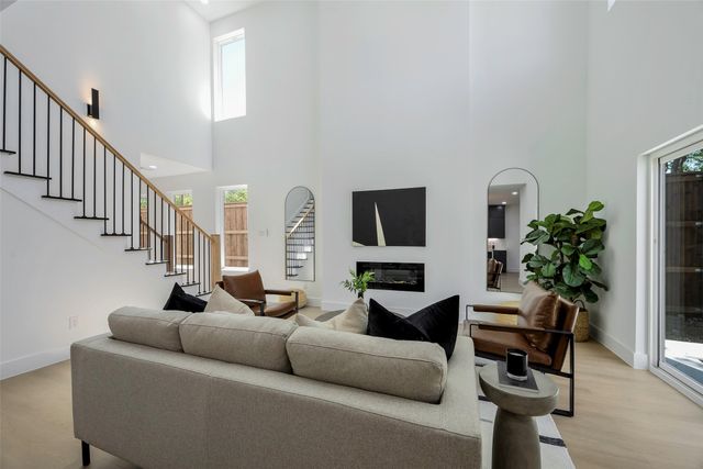 459 Hart Street, Dallas, TX 75203