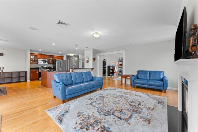 717 Hampton Way 717, Abington, MA 02351