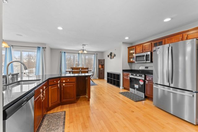 717 Hampton Way 717, Abington, MA 02351