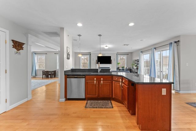 717 Hampton Way 717, Abington, MA 02351