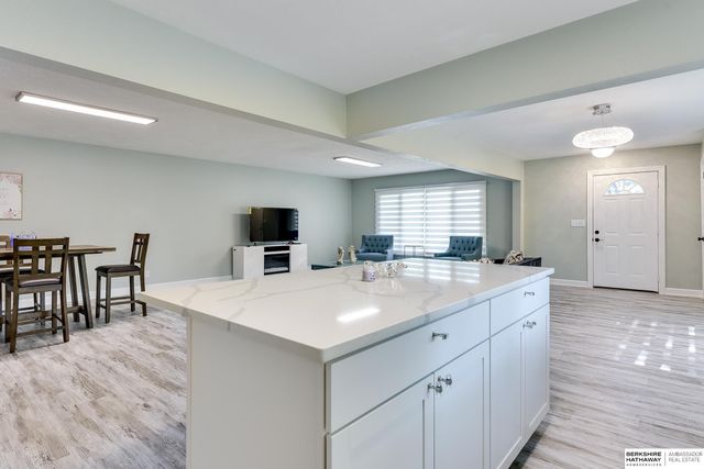 5611 Charles Street, Omaha, NE 68132