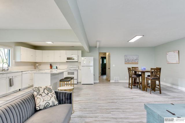 5611 Charles Street, Omaha, NE 68132
