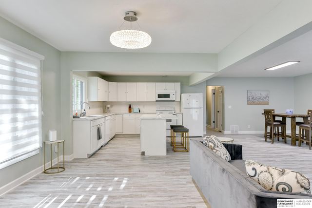 5611 Charles Street, Omaha, NE 68132