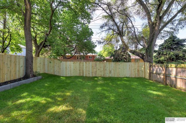 5611 Charles Street, Omaha, NE 68132