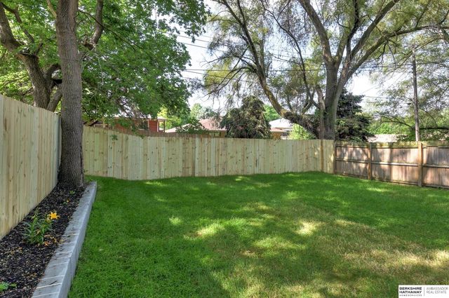 5611 Charles Street, Omaha, NE 68132