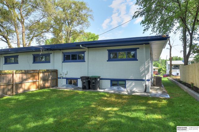 5611 Charles Street, Omaha, NE 68132