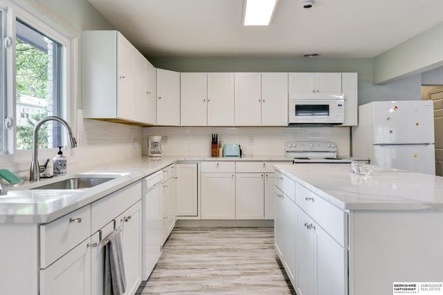 5611 Charles Street, Omaha, NE 68132