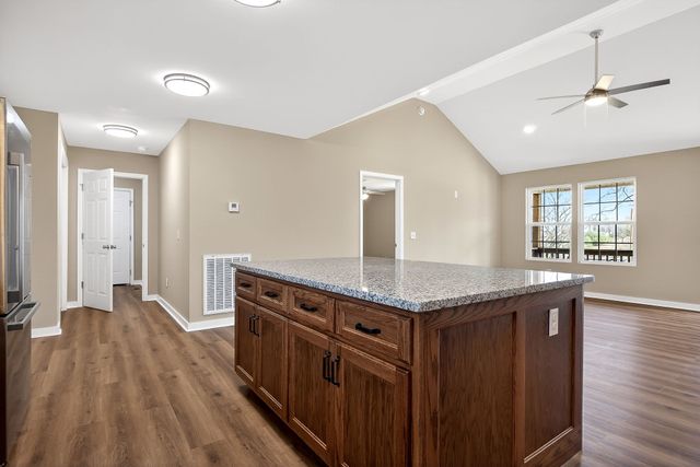 1621 Mike Muncey Rd, Mcminnville, TN 37110