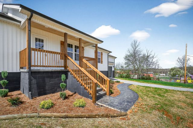 1621 Mike Muncey Rd, Mcminnville, TN 37110