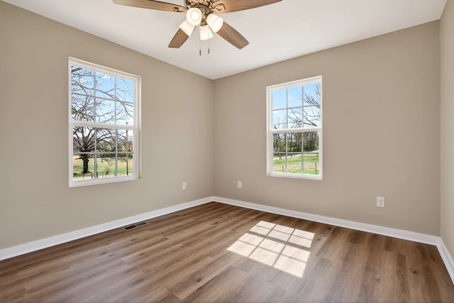 1621 Mike Muncey Rd, Mcminnville, TN 37110