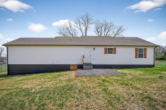 1621 Mike Muncey Rd, Mcminnville, TN 37110