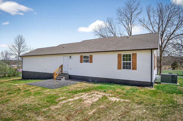 1621 Mike Muncey Rd, Mcminnville, TN 37110