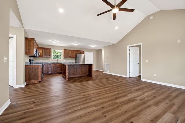 1621 Mike Muncey Rd, Mcminnville, TN 37110